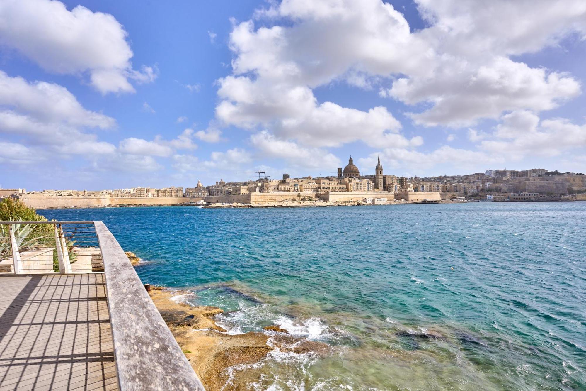 Stylish Apartment In Tigne Point Sliema Kültér fotó