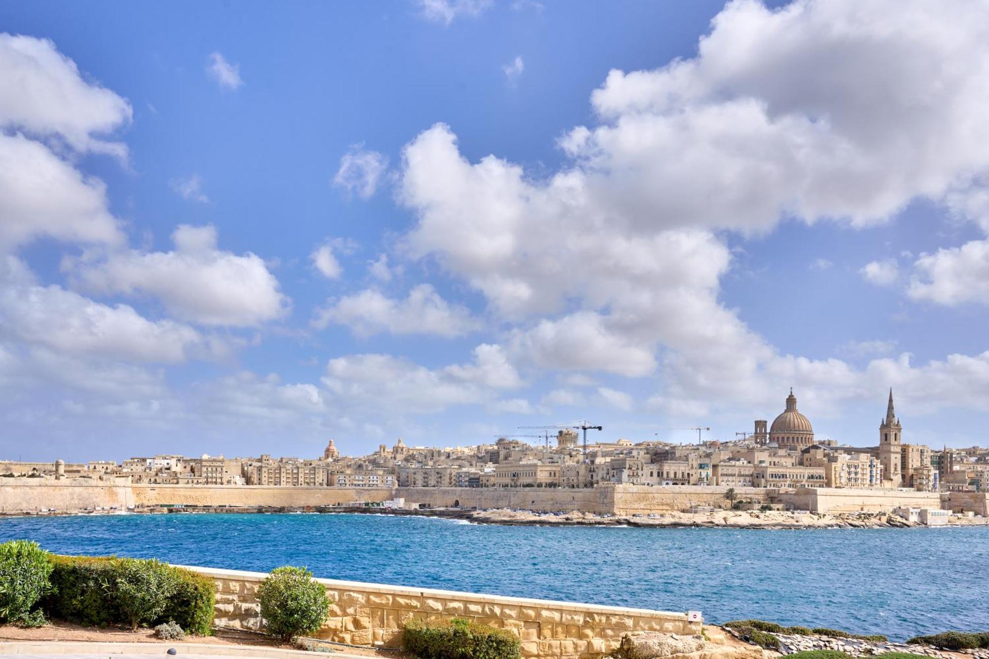 Stylish Apartment In Tigne Point Sliema Kültér fotó