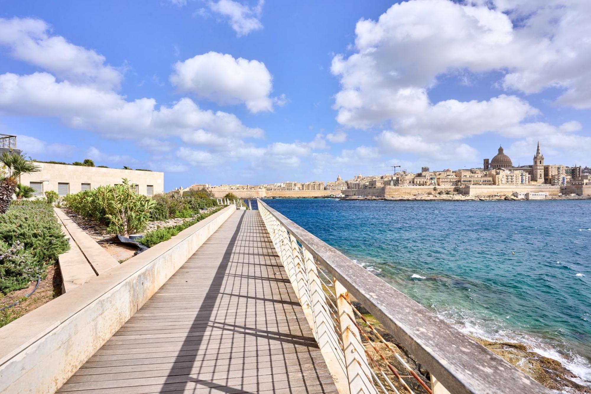 Stylish Apartment In Tigne Point Sliema Kültér fotó